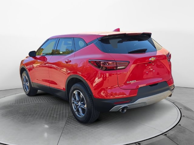 Used 2023 Chevrolet Blazer LT FWD image 3