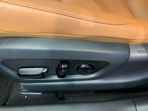 Used 2022 Lexus UX 250h w/ Premium Package image 19