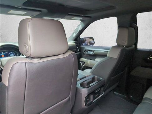 Used 2022 Chevrolet Silverado 1500 ZR2 w/ Technology Package AWD/4WD image 17