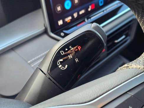 New 2026 Volkswagen Tiguan SE R-Line image 33