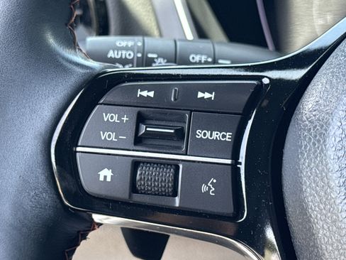 Certified 2025 Honda Pilot Sport image 35