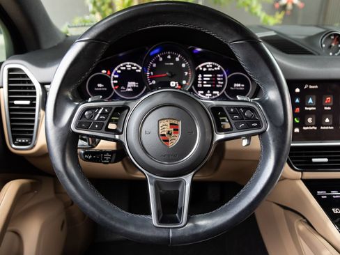 Certified 2023 Porsche Cayenne AWD/4WD image 13