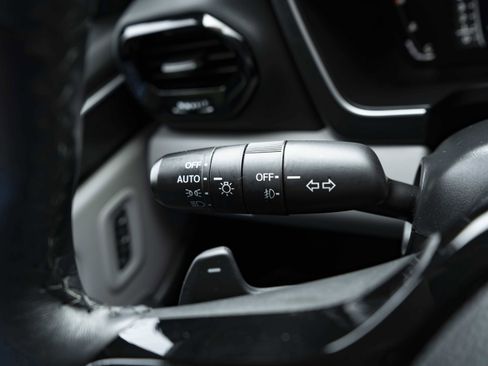 Used 2025 Honda Pilot Elite image 24