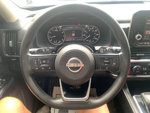 Used 2022 Nissan Pathfinder S FWD image 20
