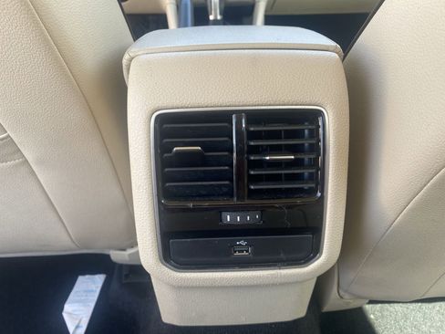 Used 2016 Volkswagen Passat 1.8T SE image 24