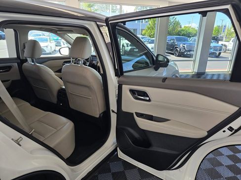 Used 2021 Nissan Rogue SL w/ Premium Package AWD/4WD image 38
