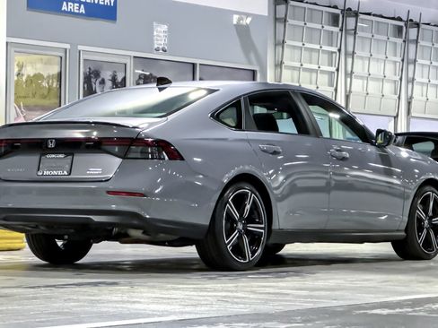 Used 2023 Honda Accord Sport image 8