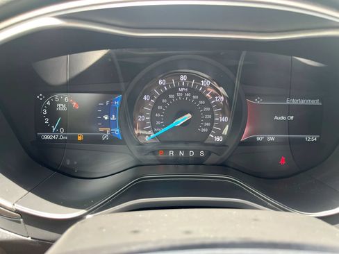 Used 2019 Ford Fusion SE w/ Equipment Group 151A FWD image 18