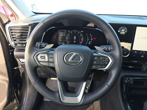 Used 2025 Lexus NX 250 FWD w/ Towing Package (2000 Lbs) image 17