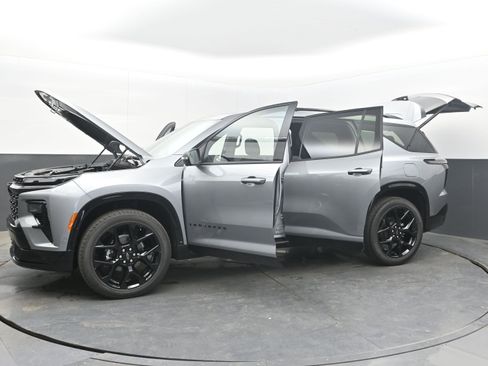 New 2026 Chevrolet Traverse RS w/ LPO, Floor Liner Package FWD image 42