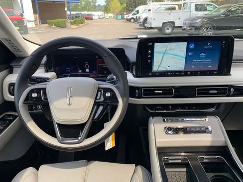 New 2025 Lincoln Aviator Reserve w/ Equipment Group 201A image 21