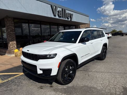New 2025 Jeep Grand Cherokee L Limited w/ Black Appearance Package image 4