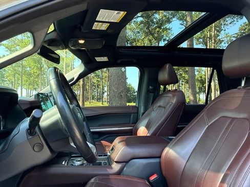 Used 2022 Ford Expedition Limited RWD image 21