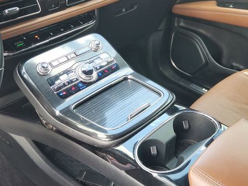 Used 2022 Lincoln Nautilus Reserve image 19