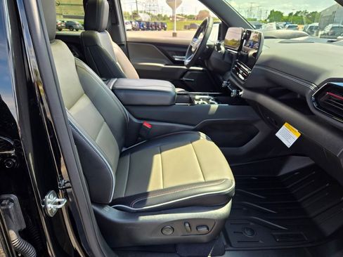 New 2026 Chevrolet Silverado EV Trail Boss image 4