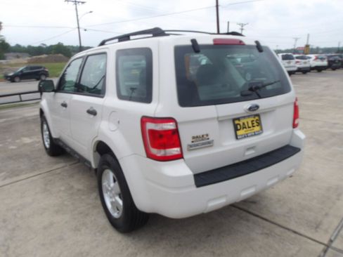 Used 2011 Ford Escape XLS w/ 102A Rapid Spec Order Code FWD image 14