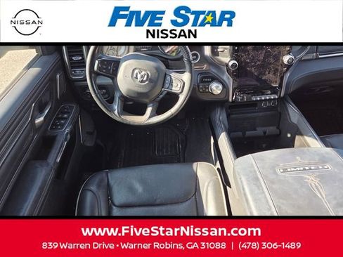 Used 2020 RAM 1500 Limited w/ Black Appearance Package AWD/4WD image 7