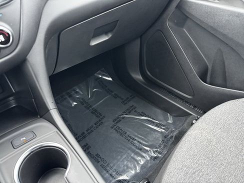 Certified 2023 Chevrolet Equinox LT w/ Driver Convenience Package image 20