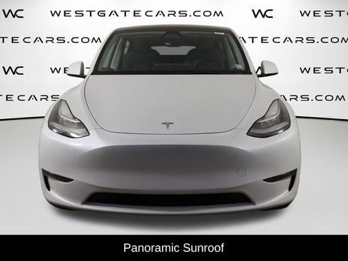 Used 2023 Tesla Model Y Long Range AWD/4WD image 2