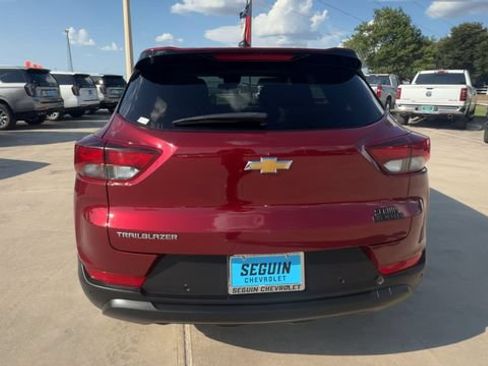 Used 2025 Chevrolet TrailBlazer LS w/ LS Convenience Package FWD image 7