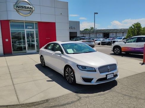 Used 2019 Lincoln MKZ Reserve FWD image 3