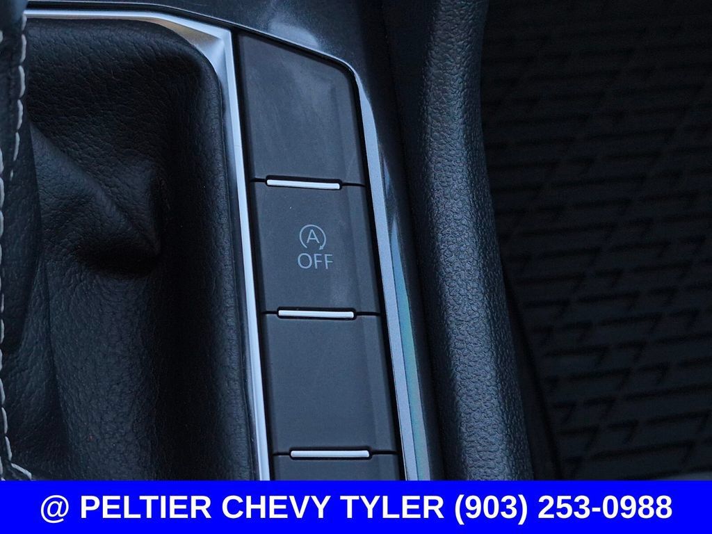 Used 2023 Volkswagen Tiguan SE w/ Panoramic Sunroof Package FWD image 27