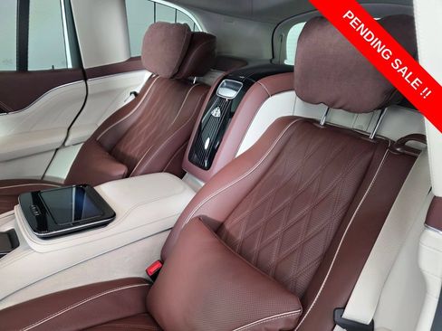 Certified 2025 Mercedes-Benz Maybach GLS 600 4MATIC image 16