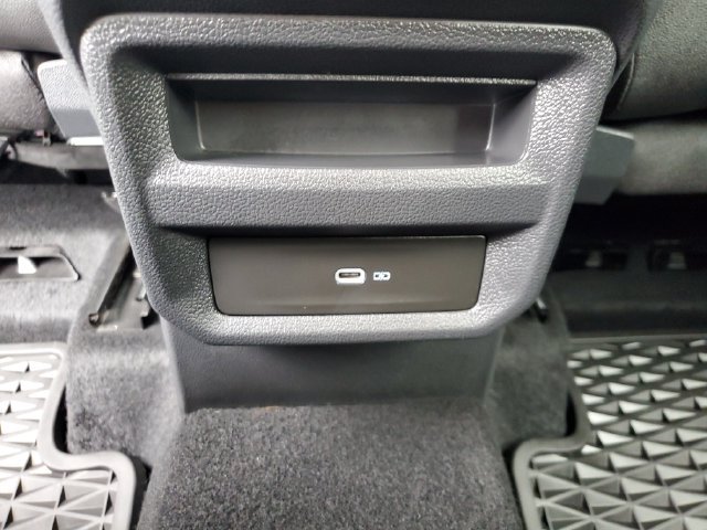 Certified 2024 Volkswagen Taos SE FWD image 18
