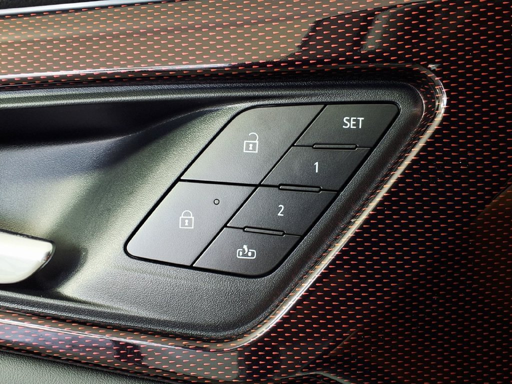 New 2027 Chevrolet Traverse RS FWD image 16