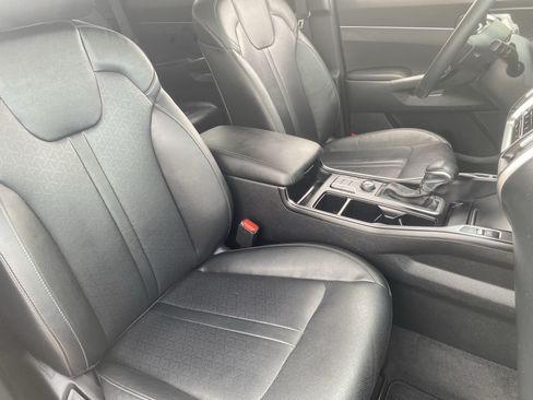 Certified 2022 Kia Sorento S FWD image 9