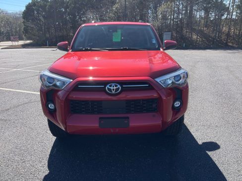 Used 2021 Toyota 4Runner SR5 image 2
