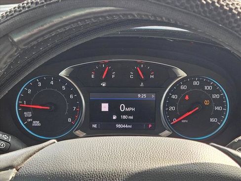Used 2020 Chevrolet Traverse RS FWD image 9