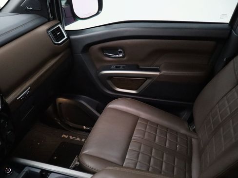 Used 2021 Nissan Titan Platinum Reserve w/ Moonroof Package image 22