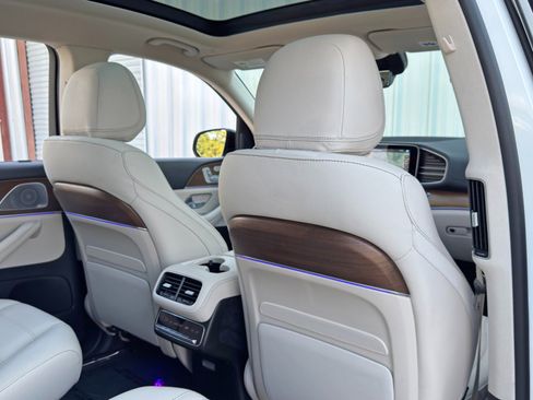 Used 2021 Mercedes-Benz GLS 580 4MATIC image 47