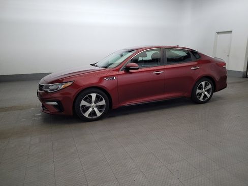 Used 2019 Kia Optima S FWD image 2