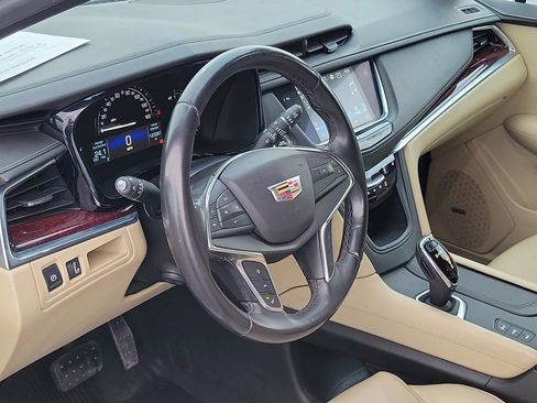 Used 2018 Cadillac XT5 Luxury w/ Driver Awareness Package image 8