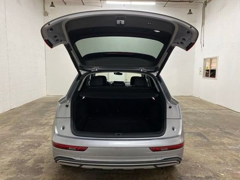Used 2023 Audi Q5 2.0T Premium w/ Convenience Package AWD/4WD image 9