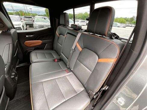 Used 2026 GMC Canyon AT4 w/ Technology Plus Package AWD/4WD image 14