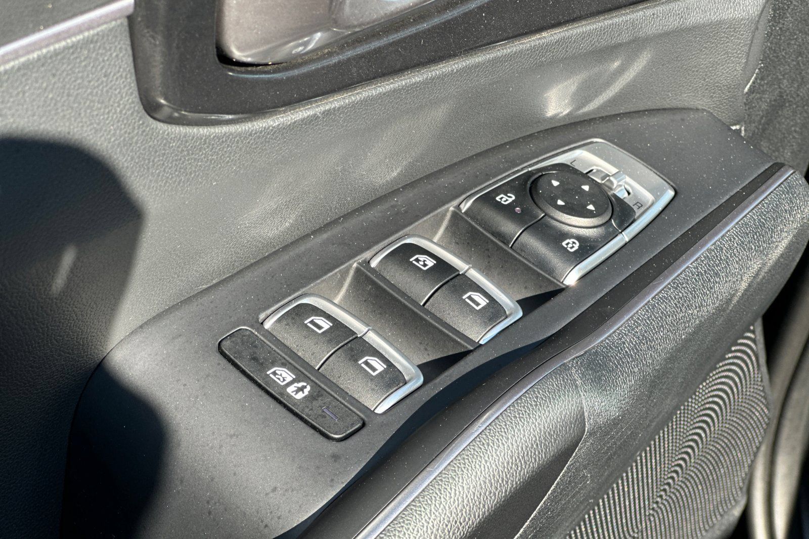 Used 2024 Kia Sorento S FWD image 14