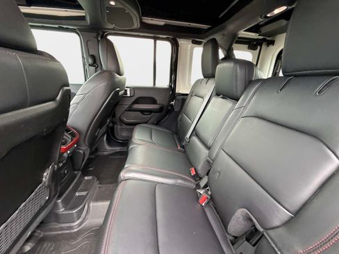 Used 2024 Jeep Wrangler Unlimited Rubicon w/ Technology Group AWD/4WD image 13