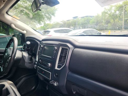 Used 2019 Nissan Titan S RWD image 19