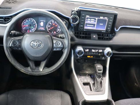 Used 2020 Toyota RAV4 XLE FWD image 11