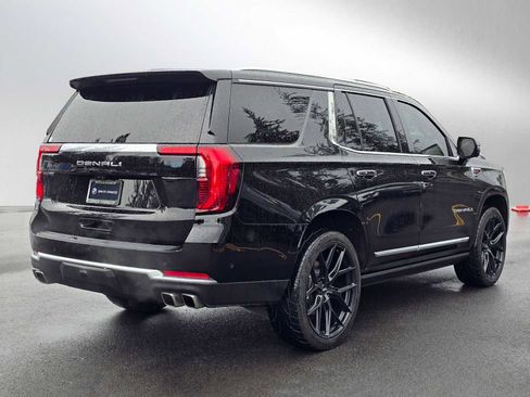 Used 2025 GMC Yukon Denali w/ Denali Reserve Package image 3