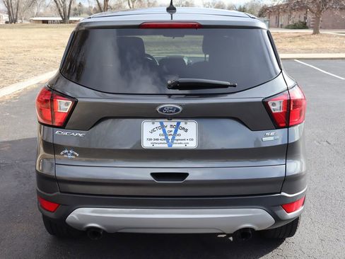 Used 2019 Ford Escape SE image 6