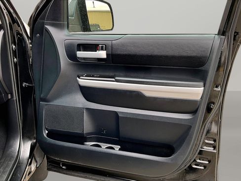 Used 2018 Toyota Tundra SR5 w/ SR5 Upgrade Package image 25