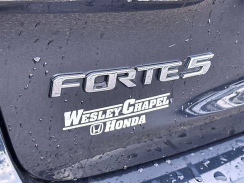 Used 2018 Kia Forte LX image 11