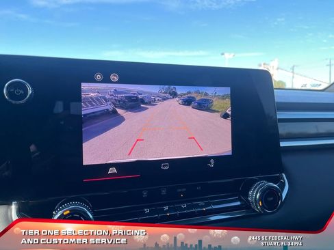 Used 2025 GMC Canyon Elevation image 30