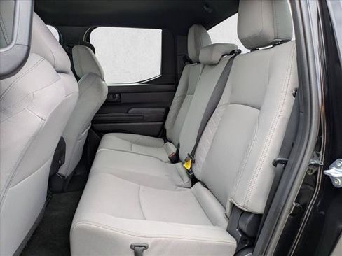 Certified 2025 Toyota Tacoma SR5 AWD/4WD image 17