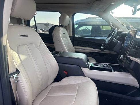 Used 2023 Ford Expedition Platinum RWD image 7