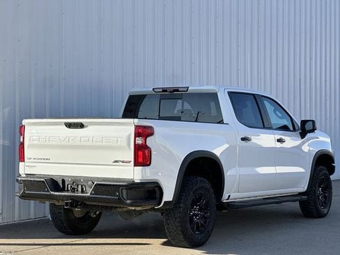 Used 2023 Chevrolet Silverado 1500 ZR2 w/ Technology Package AWD/4WD image 4